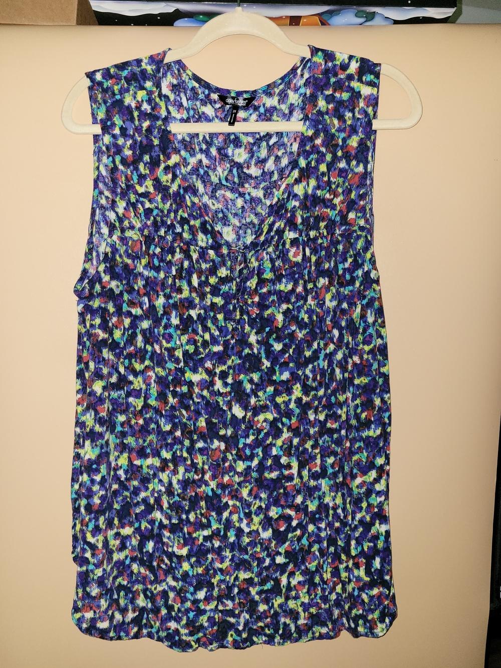Daisy Fuentes Purple Multi V-Neck Sleeveless